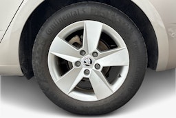 ruskea (beige) Skoda Octavia 2017 kuva 11.