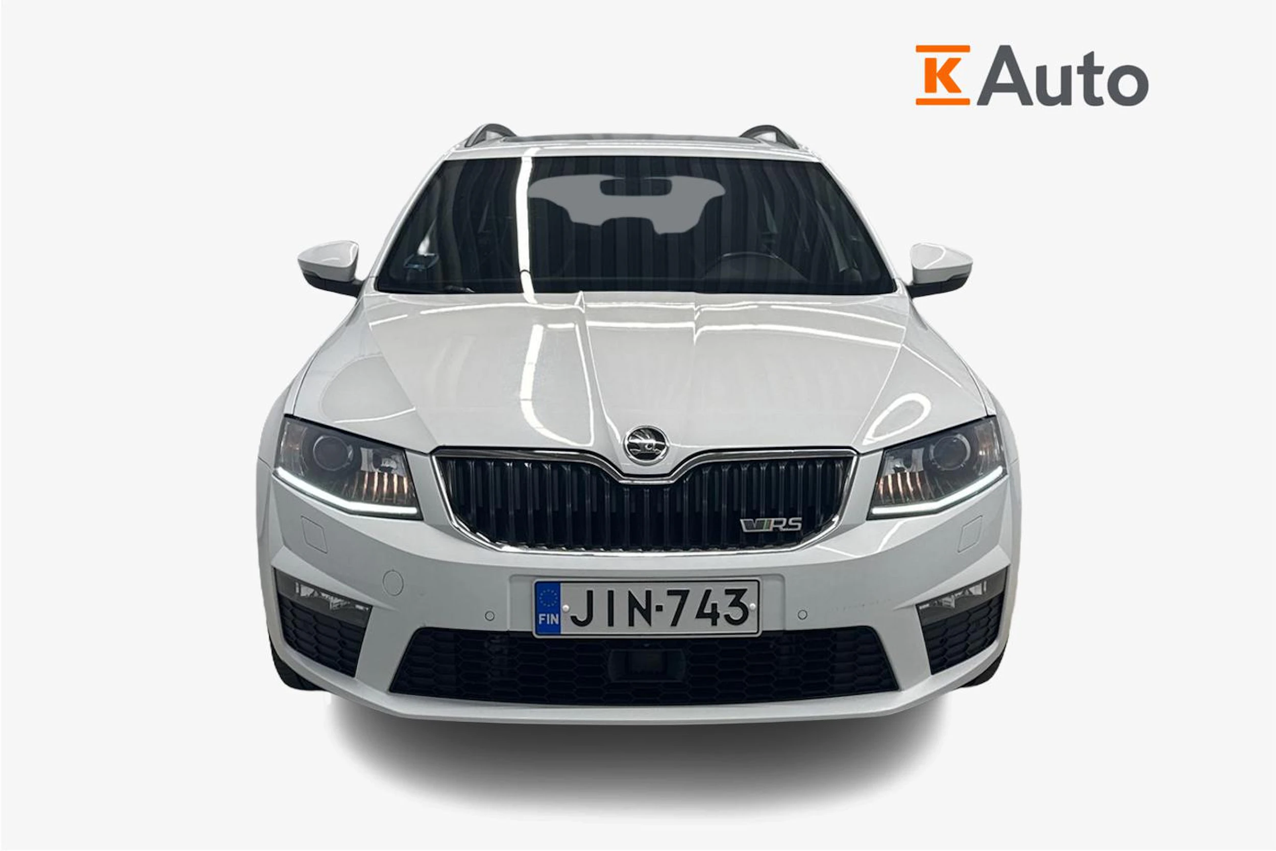 valkoinen Skoda Octavia 2017 kuva 5.
