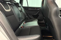 valkoinen Skoda Octavia 2017 kuva 16.