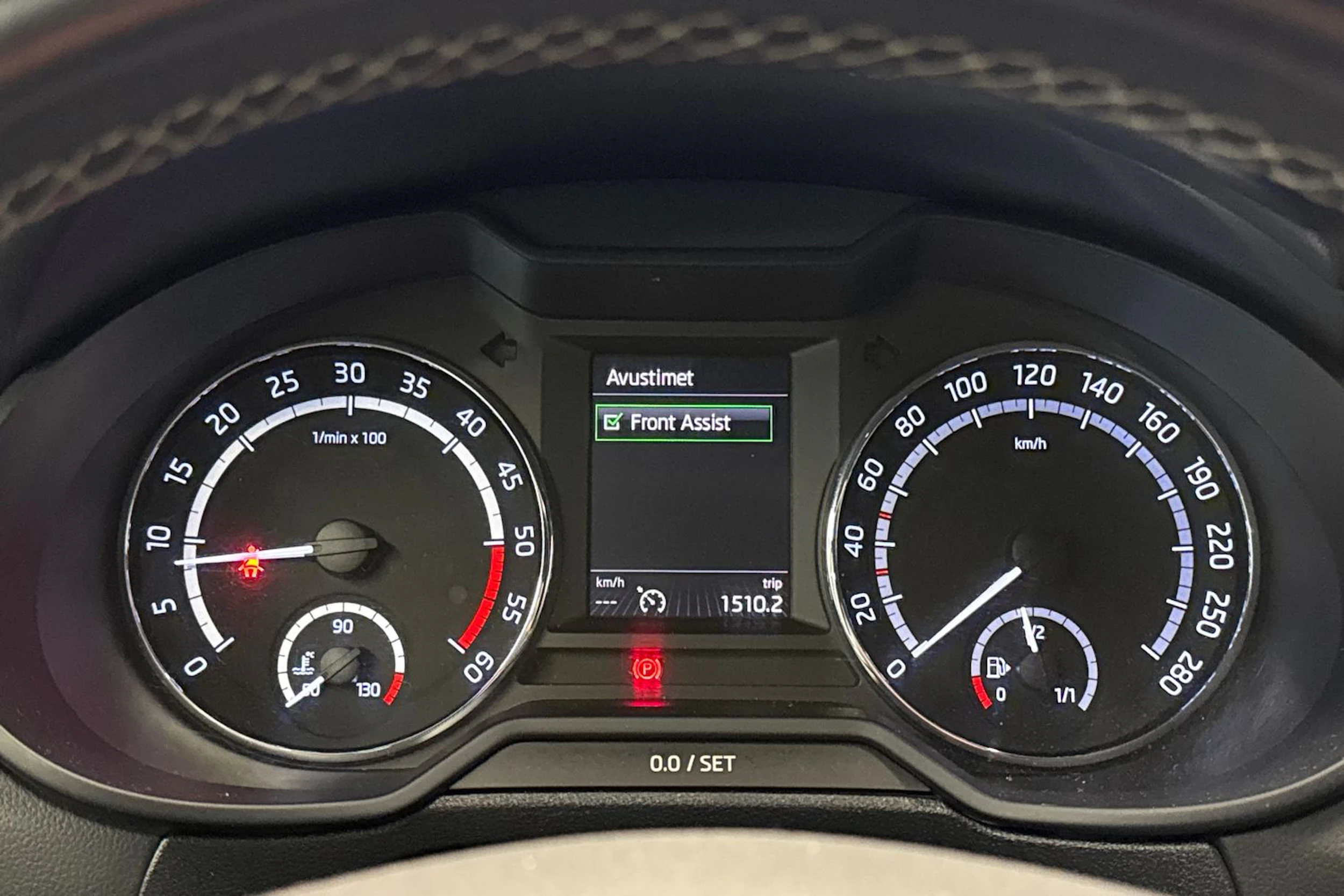 valkoinen Skoda Octavia 2017 kuva 21.