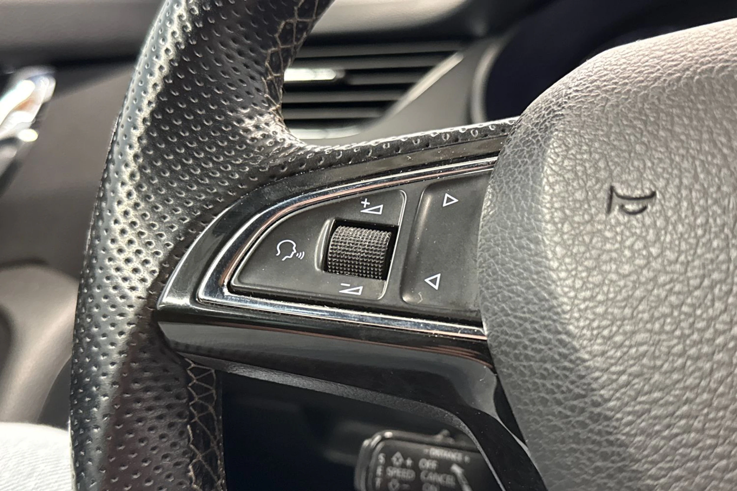 valkoinen Skoda Octavia 2017 kuva 22.