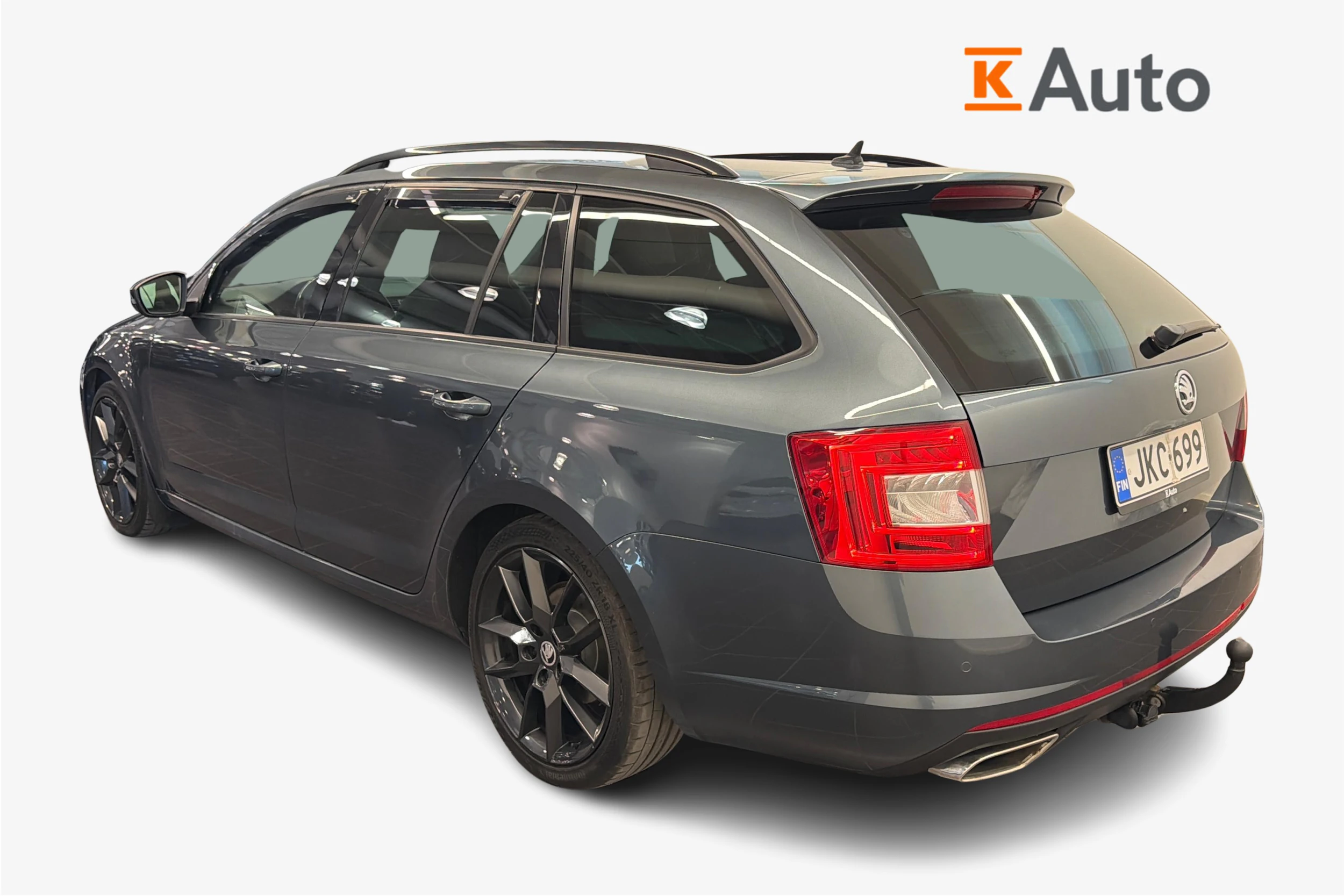 harmaa Skoda Octavia 2017 kuva 3.