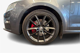 harmaa Skoda Octavia 2017 kuva 12.