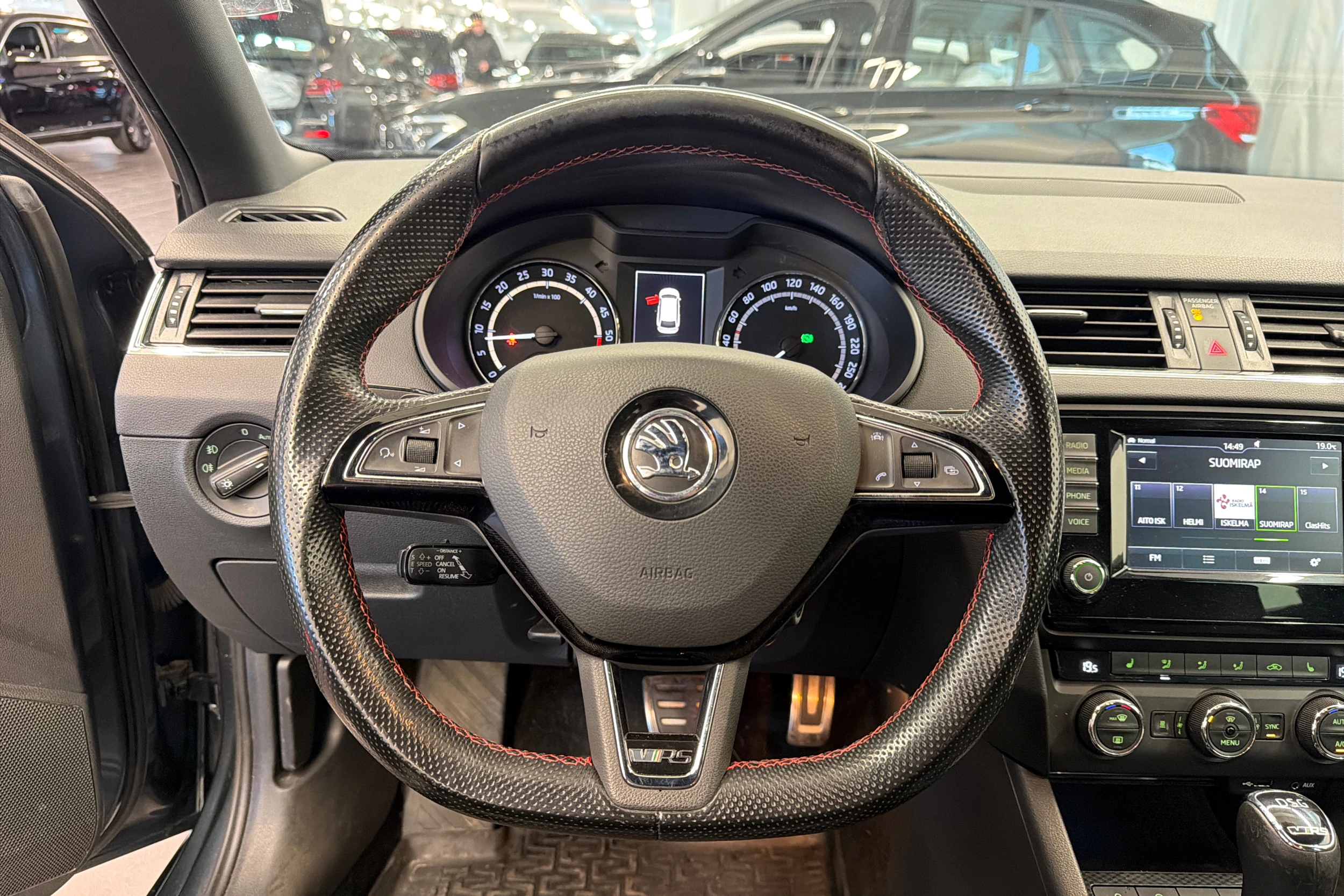 harmaa Skoda Octavia 2017 kuva 15.