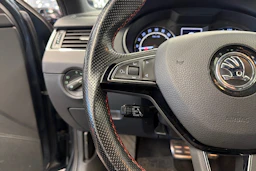harmaa Skoda Octavia 2017 kuva 17.