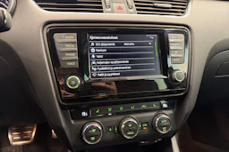 harmaa Skoda Octavia 2017 kuva 22.