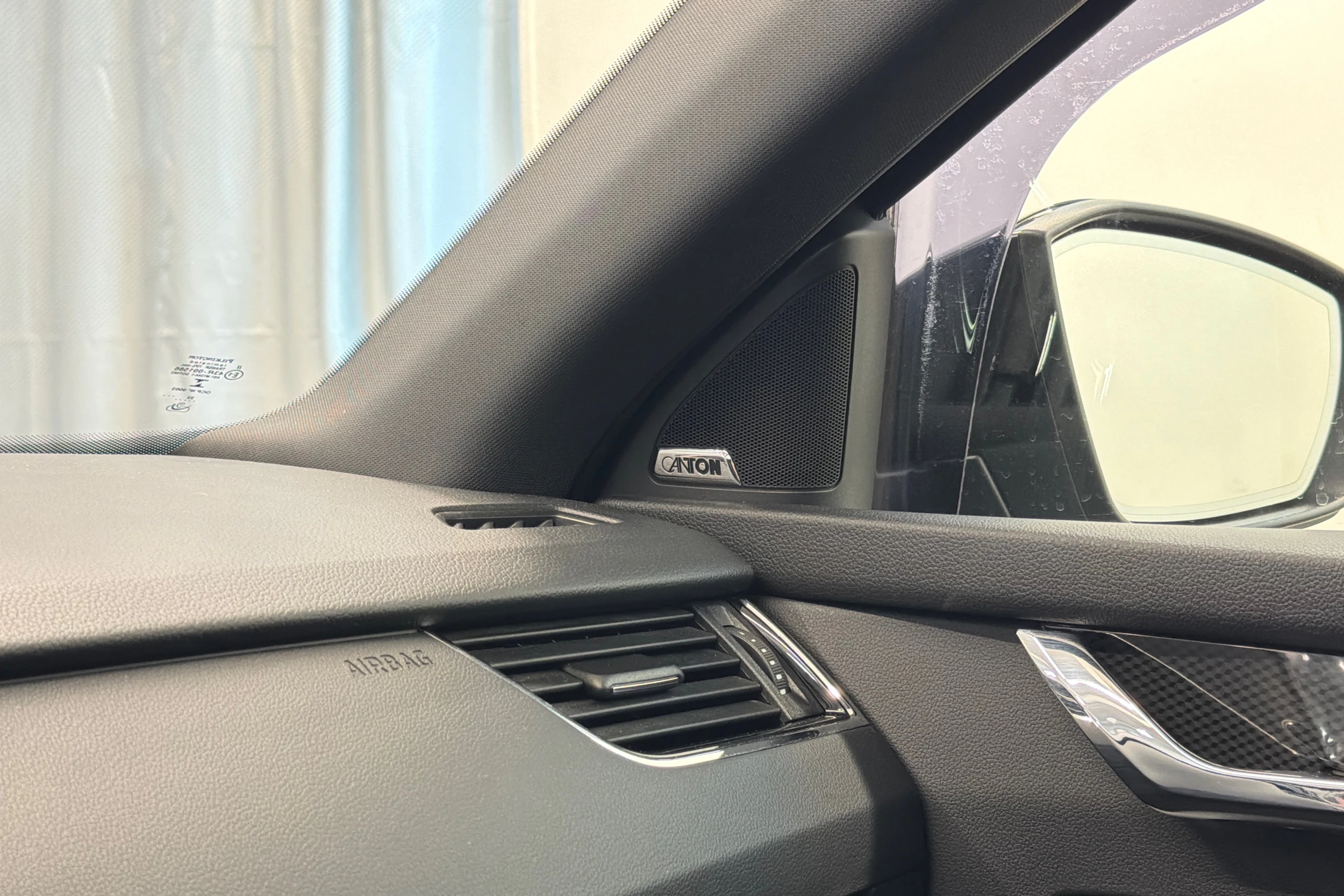 harmaa Skoda Octavia 2017 kuva 23.