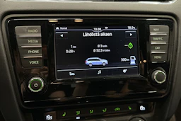 harmaa Skoda Octavia 2017 kuva 24.