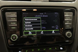 harmaa Skoda Octavia 2017 kuva 25.