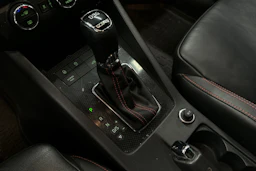 harmaa Skoda Octavia 2017 kuva 28.