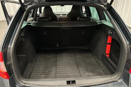 harmaa Skoda Octavia 2017 kuva 30.