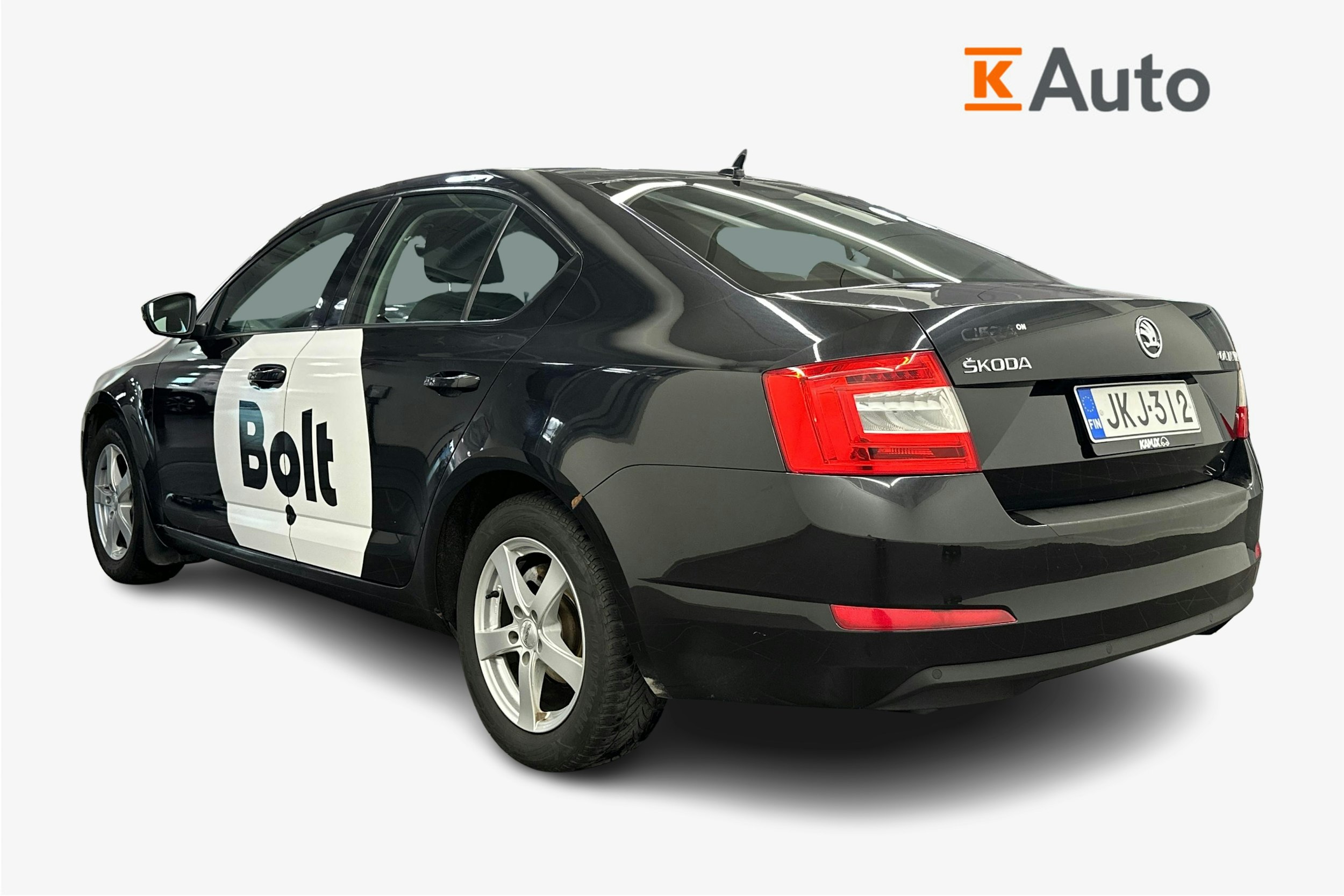 Musta Skoda OCTAVIA 2017 kuva 2.