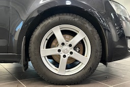 Musta Skoda OCTAVIA 2017 kuva 10.