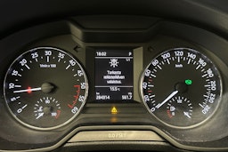 Musta Skoda OCTAVIA 2017 kuva 14.