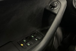 Musta Skoda OCTAVIA 2017 kuva 15.
