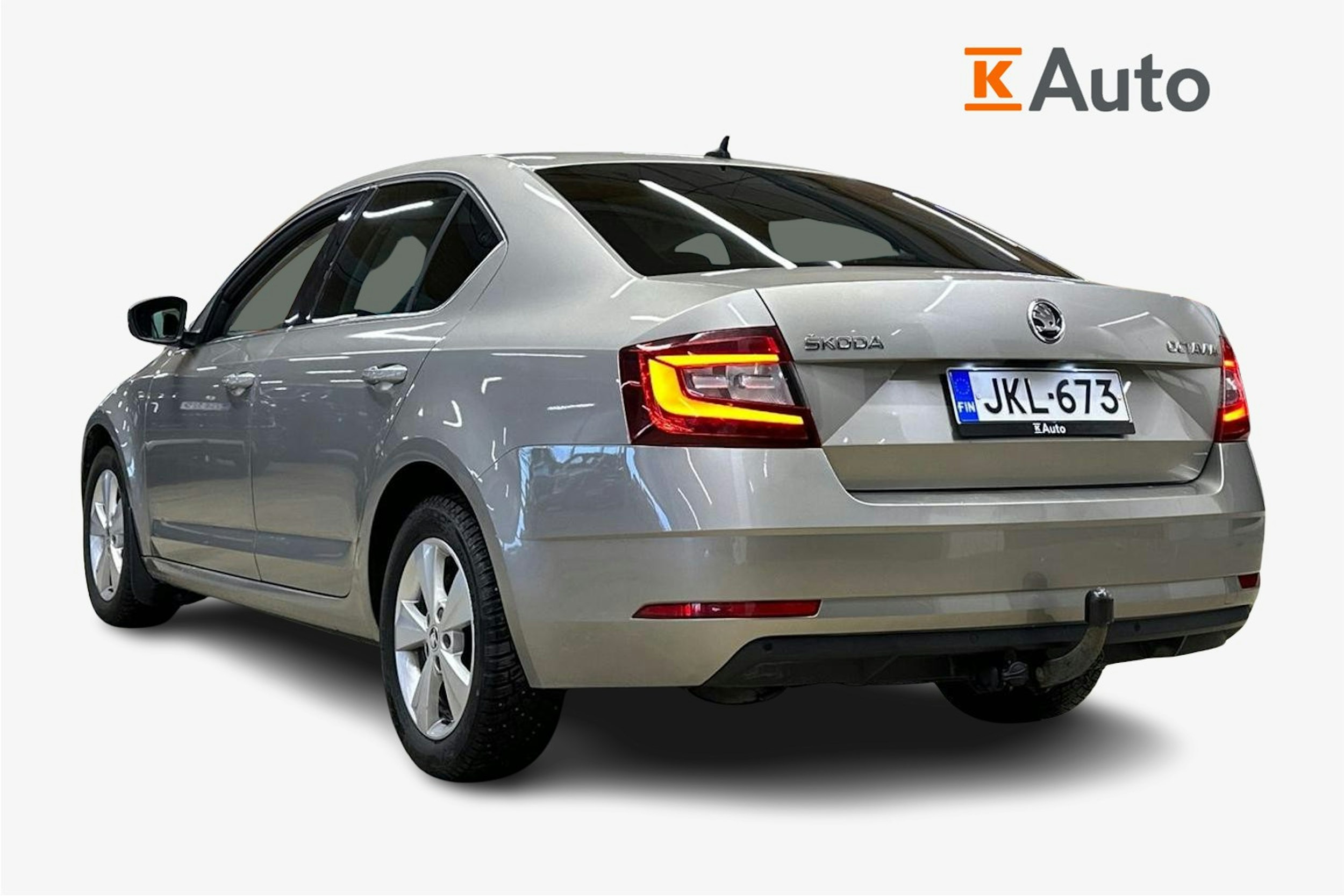 ruskea (beige) Skoda Octavia 2018 kuva 2.