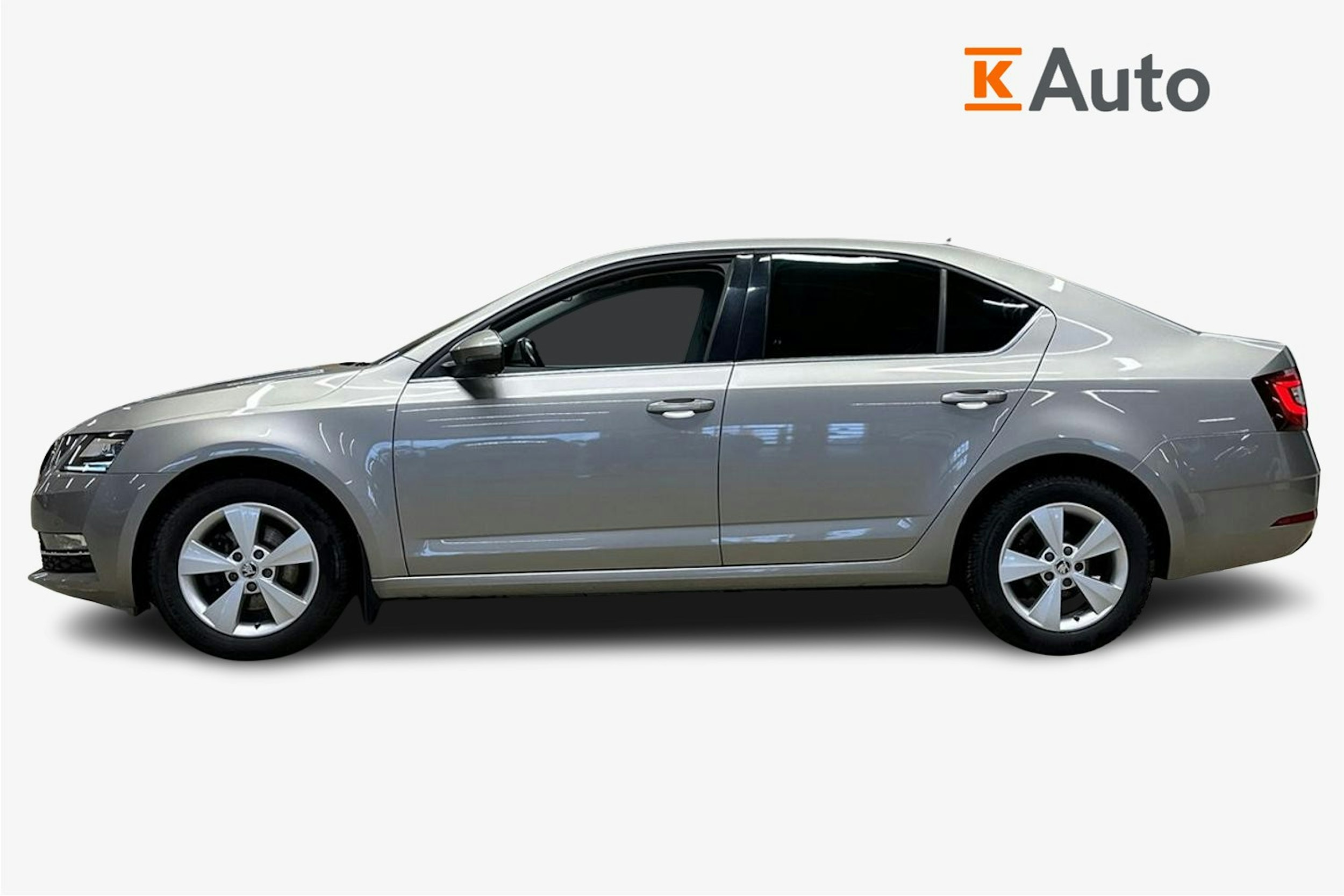 ruskea (beige) Skoda Octavia 2018 kuva 6.