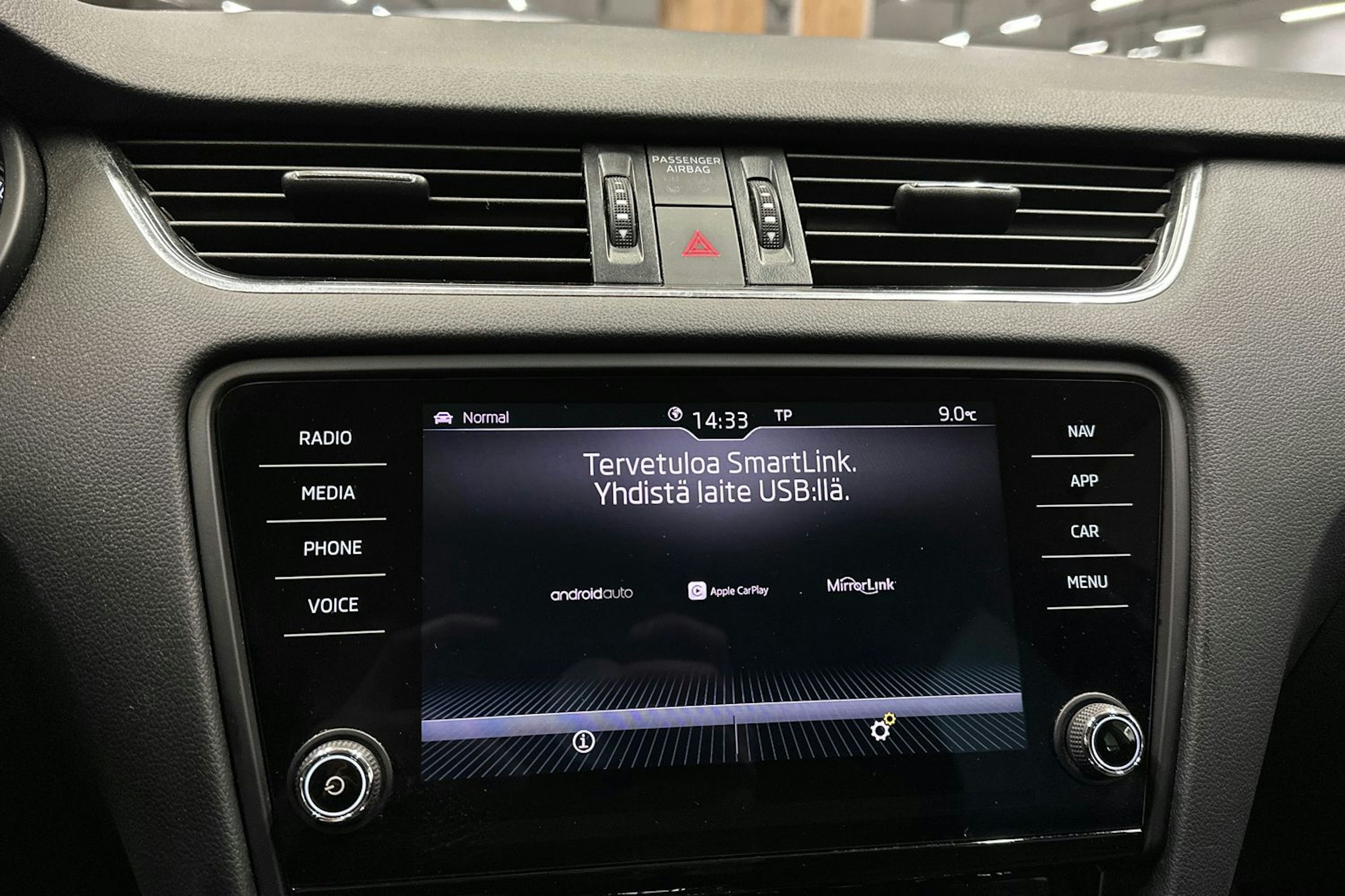 ruskea (beige) Skoda Octavia 2018 kuva 17.