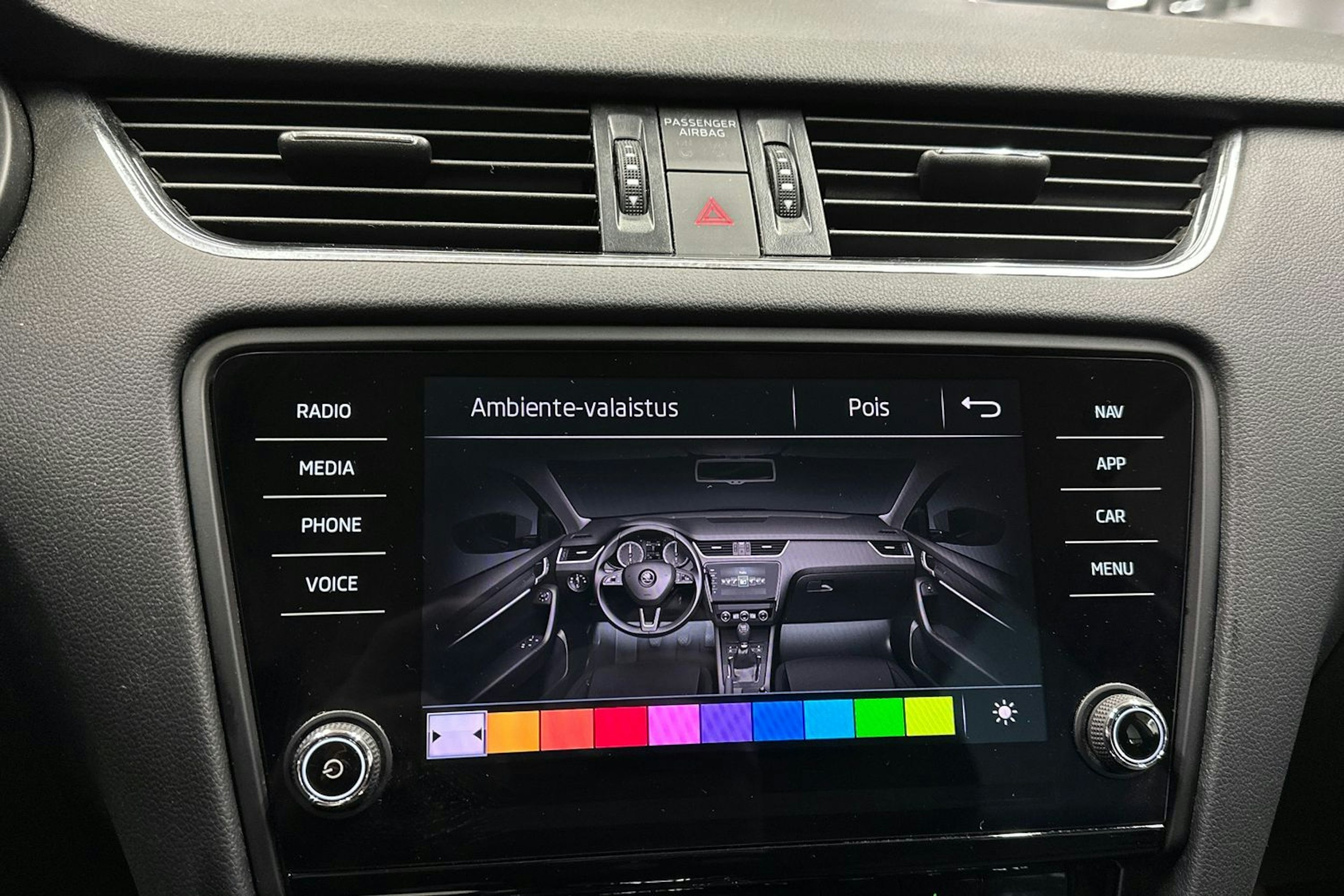 ruskea (beige) Skoda Octavia 2018 kuva 18.