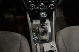 ruskea (beige) Skoda Octavia 2018 kuva 21.