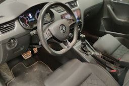 harmaa Skoda Octavia 2017 kuva 7.
