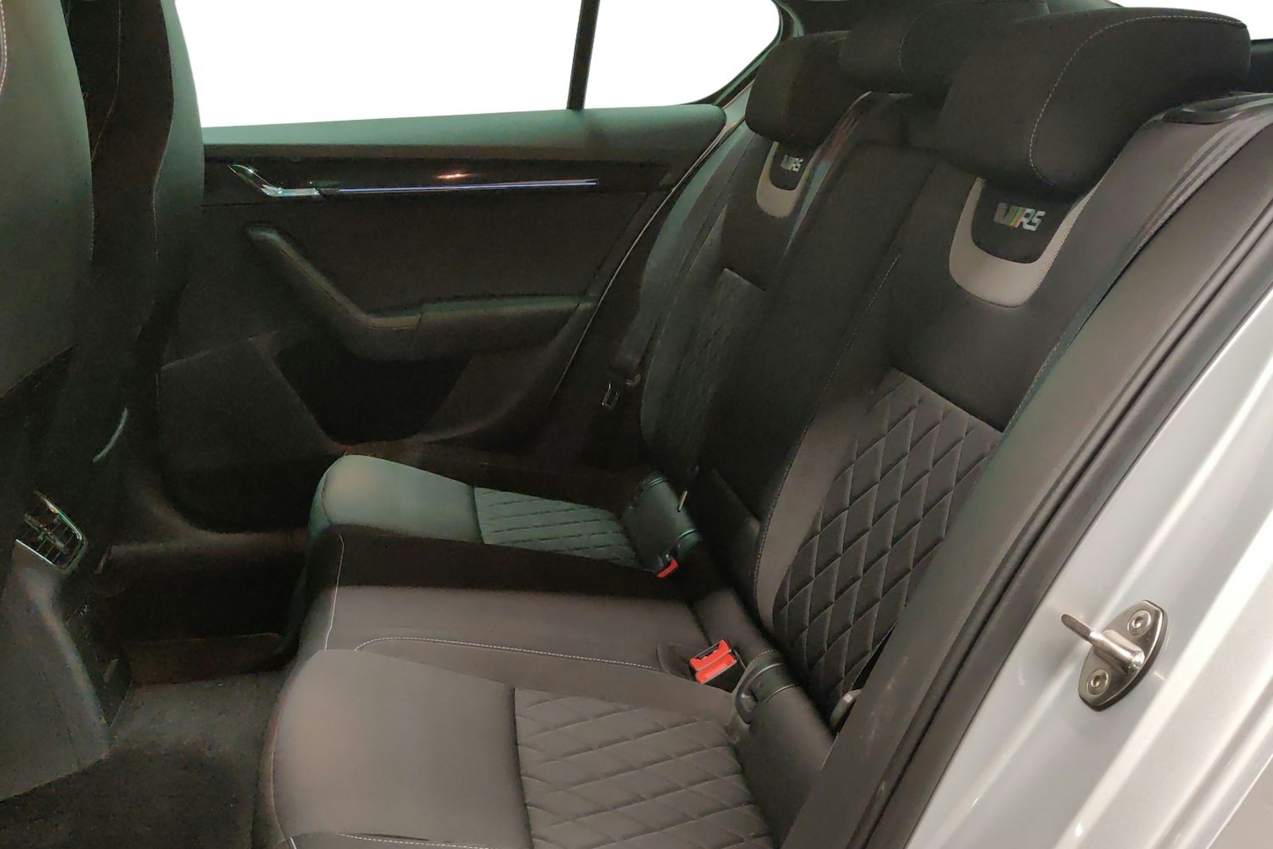 harmaa Skoda Octavia 2017 kuva 10.