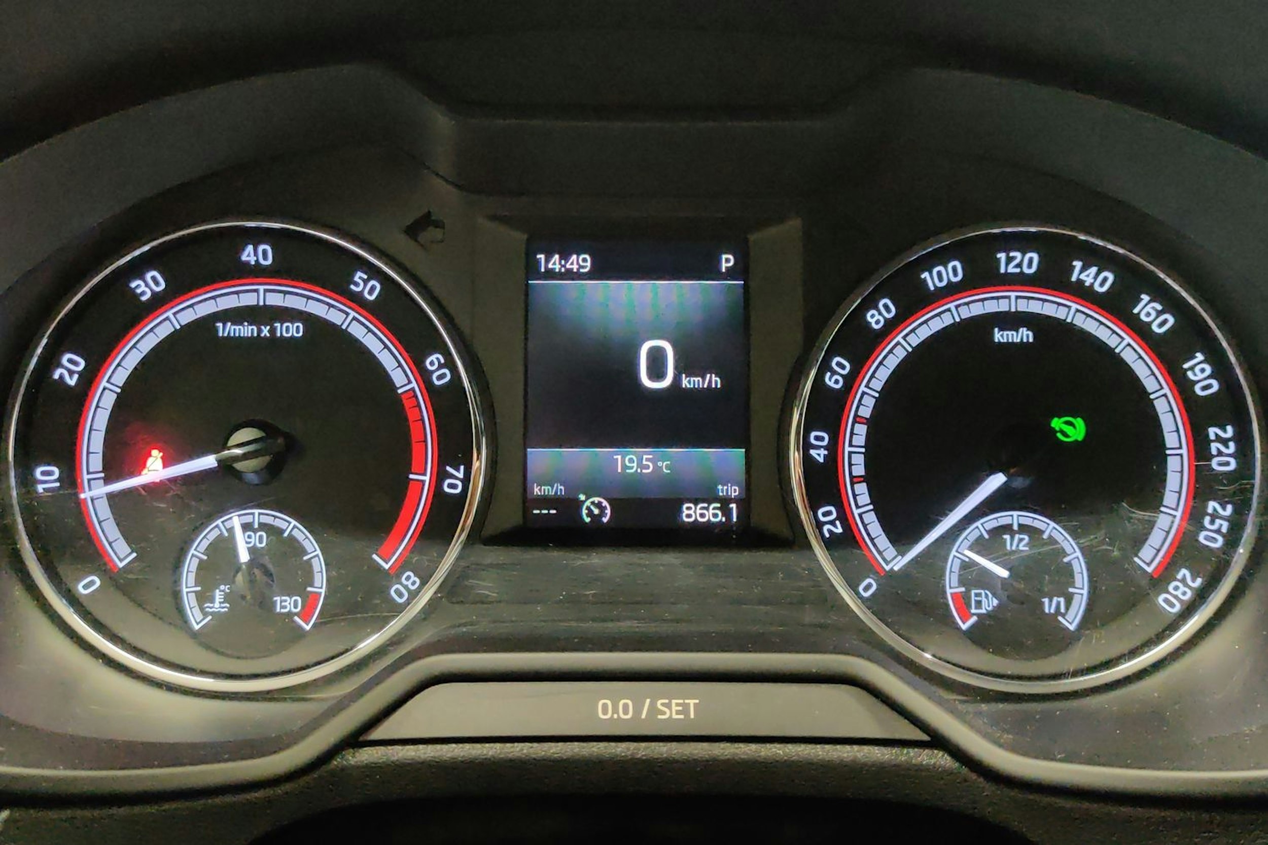 harmaa Skoda Octavia 2017 kuva 15.