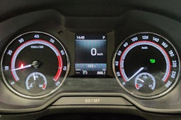 harmaa Skoda Octavia 2017 kuva 15.