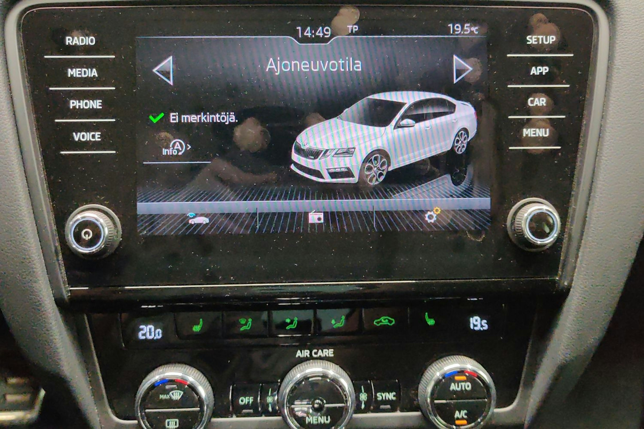 harmaa Skoda Octavia 2017 kuva 16.