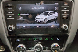 harmaa Skoda Octavia 2017 kuva 16.