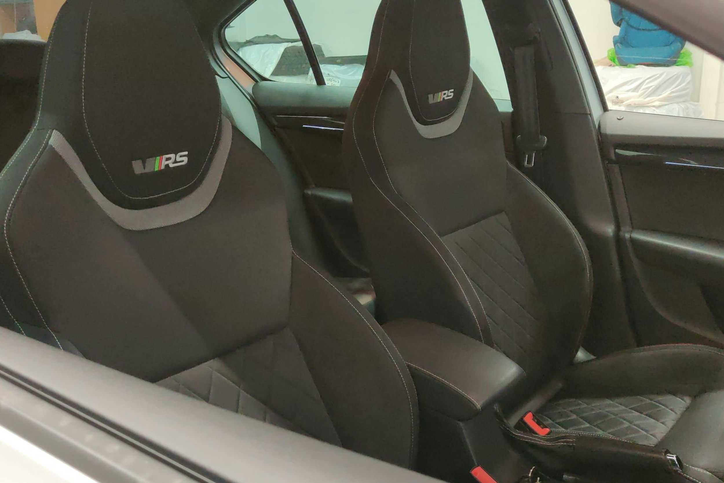 harmaa Skoda Octavia 2017 kuva 18.