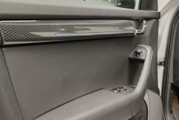 harmaa Skoda Octavia 2017 kuva 21.