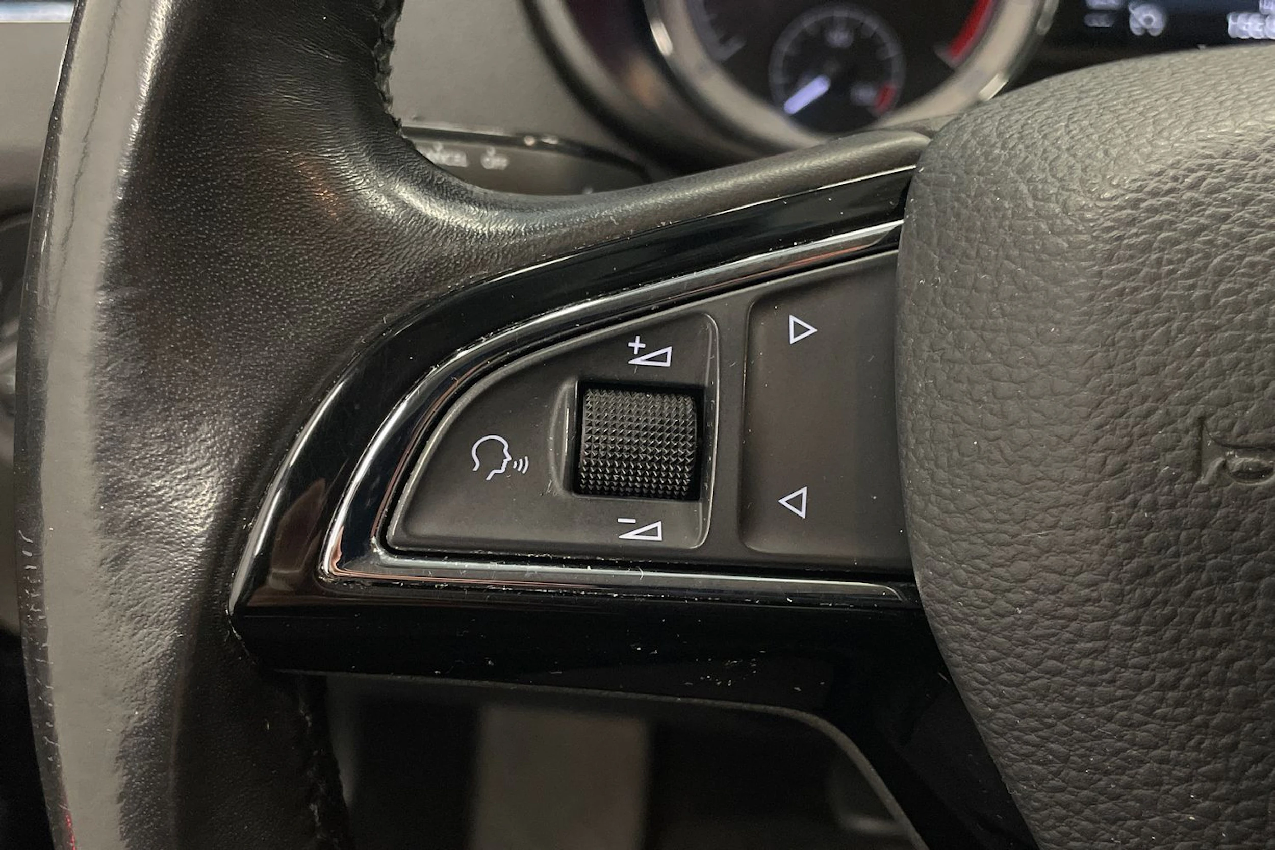 harmaa Skoda Octavia 2018 kuva 14.