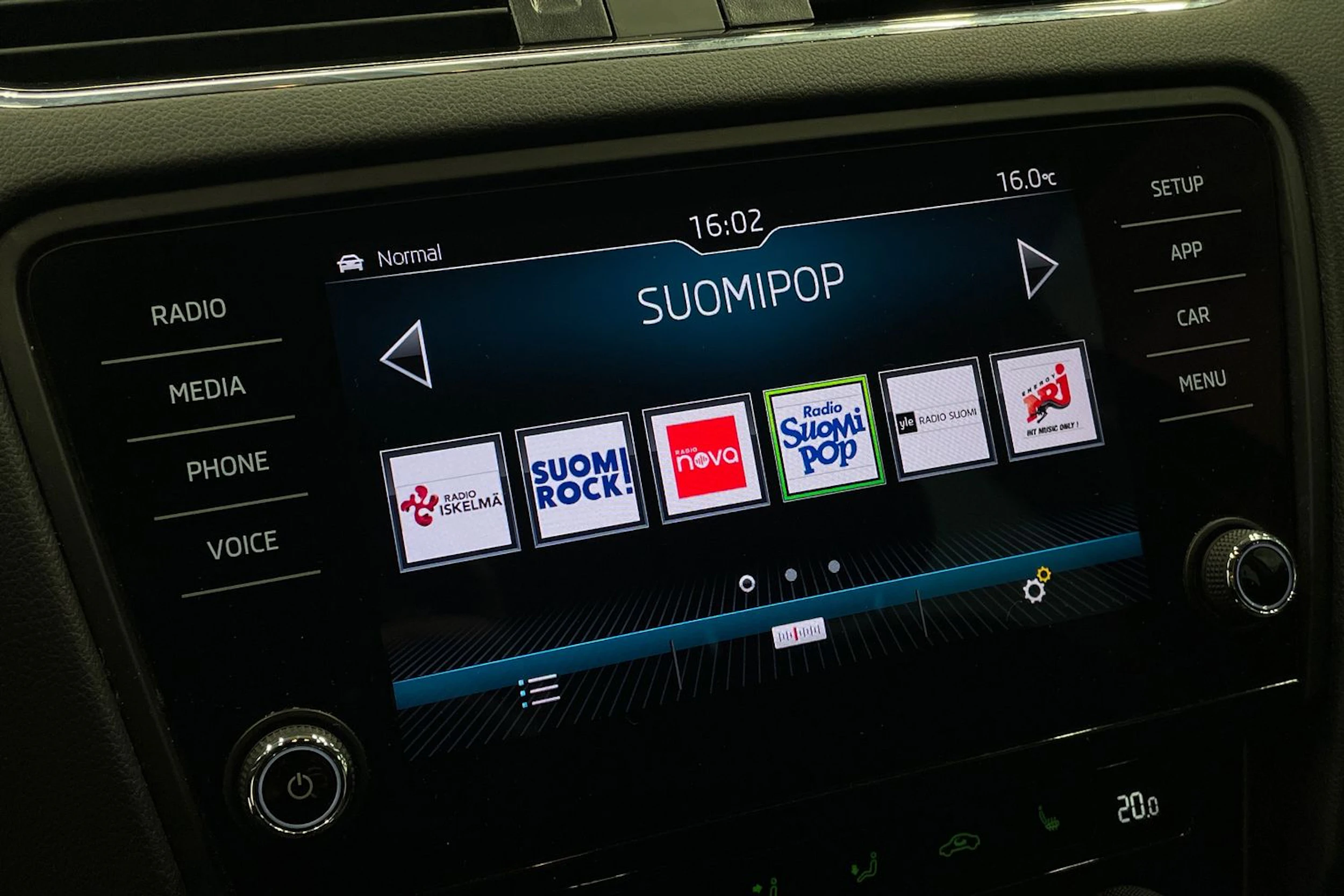 harmaa Skoda Octavia 2018 kuva 20.