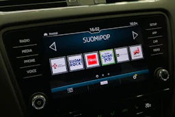 harmaa Skoda Octavia 2018 kuva 20.