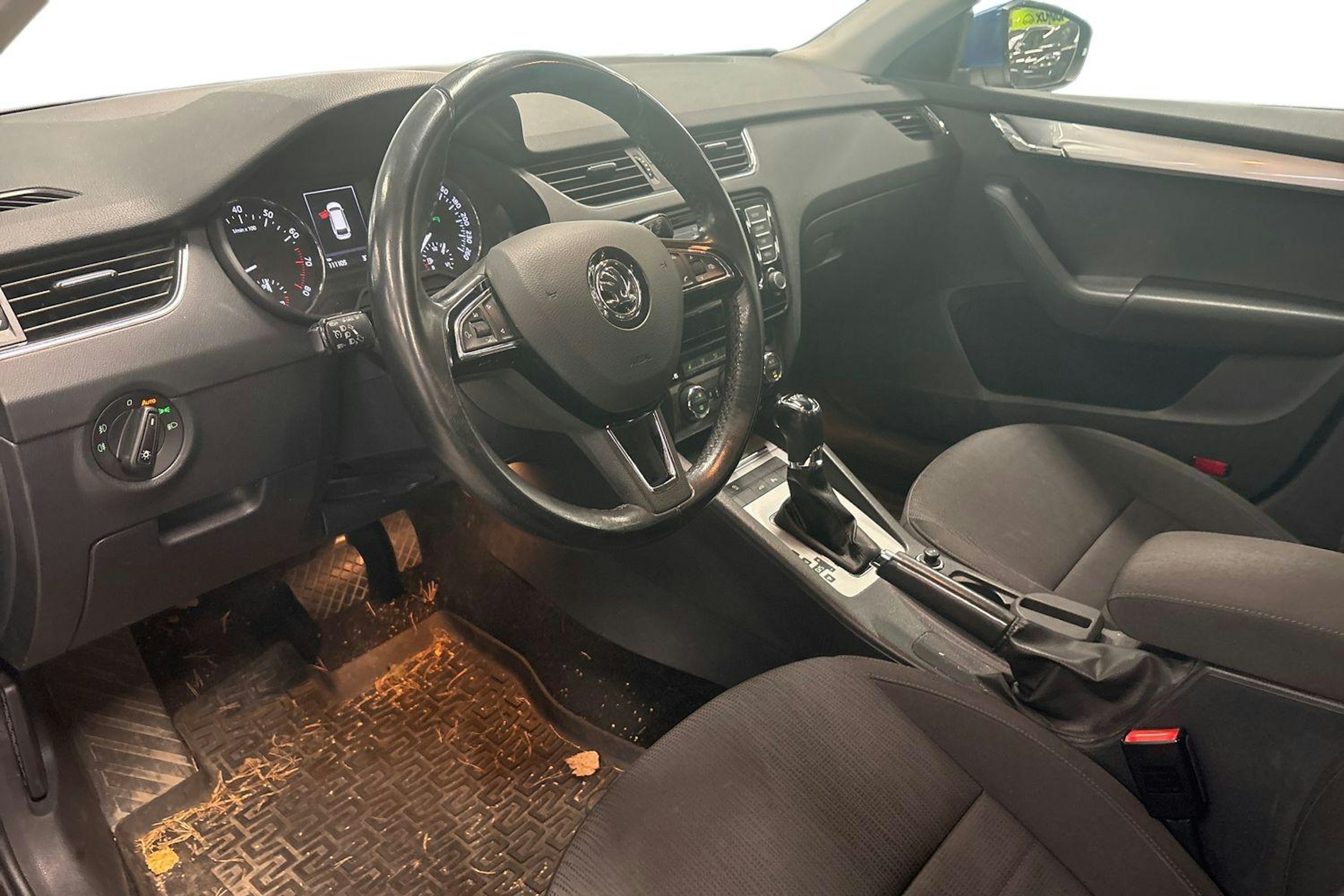 sininen Skoda Octavia 2017 kuva 3.