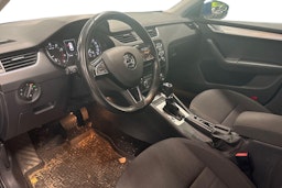 sininen Skoda Octavia 2017 kuva 3.