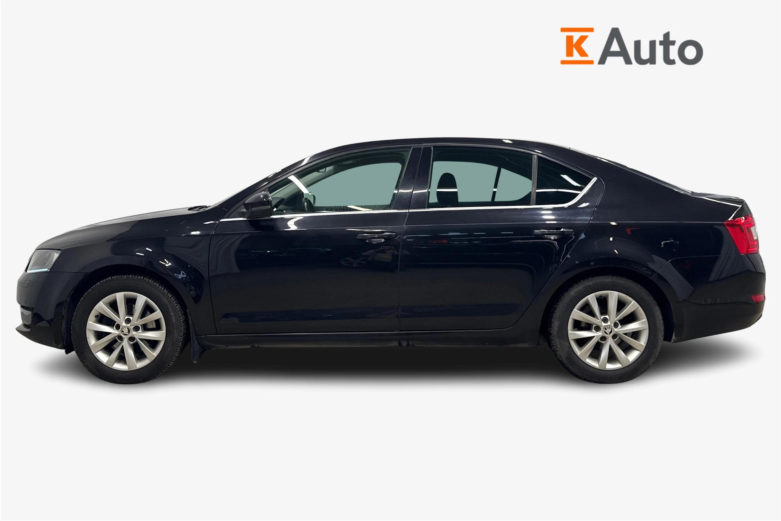musta Skoda Octavia 2017 kuva 5.