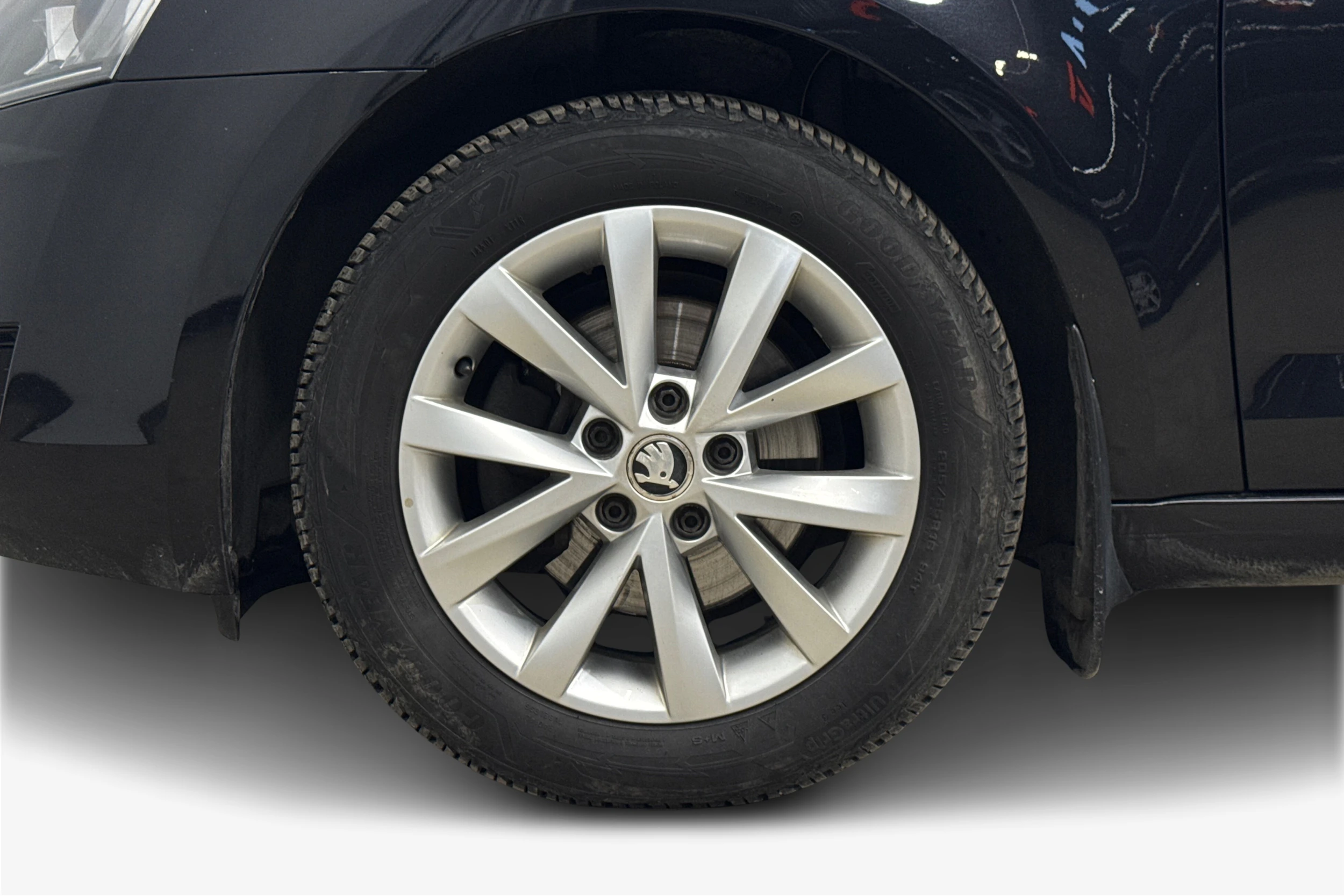 musta Skoda Octavia 2017 kuva 9.