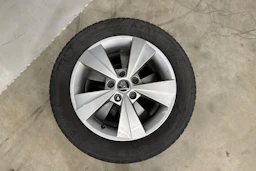 musta Skoda Octavia 2017 kuva 10.