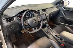 Valkoinen Skoda OCTAVIA 2017 kuva 3.