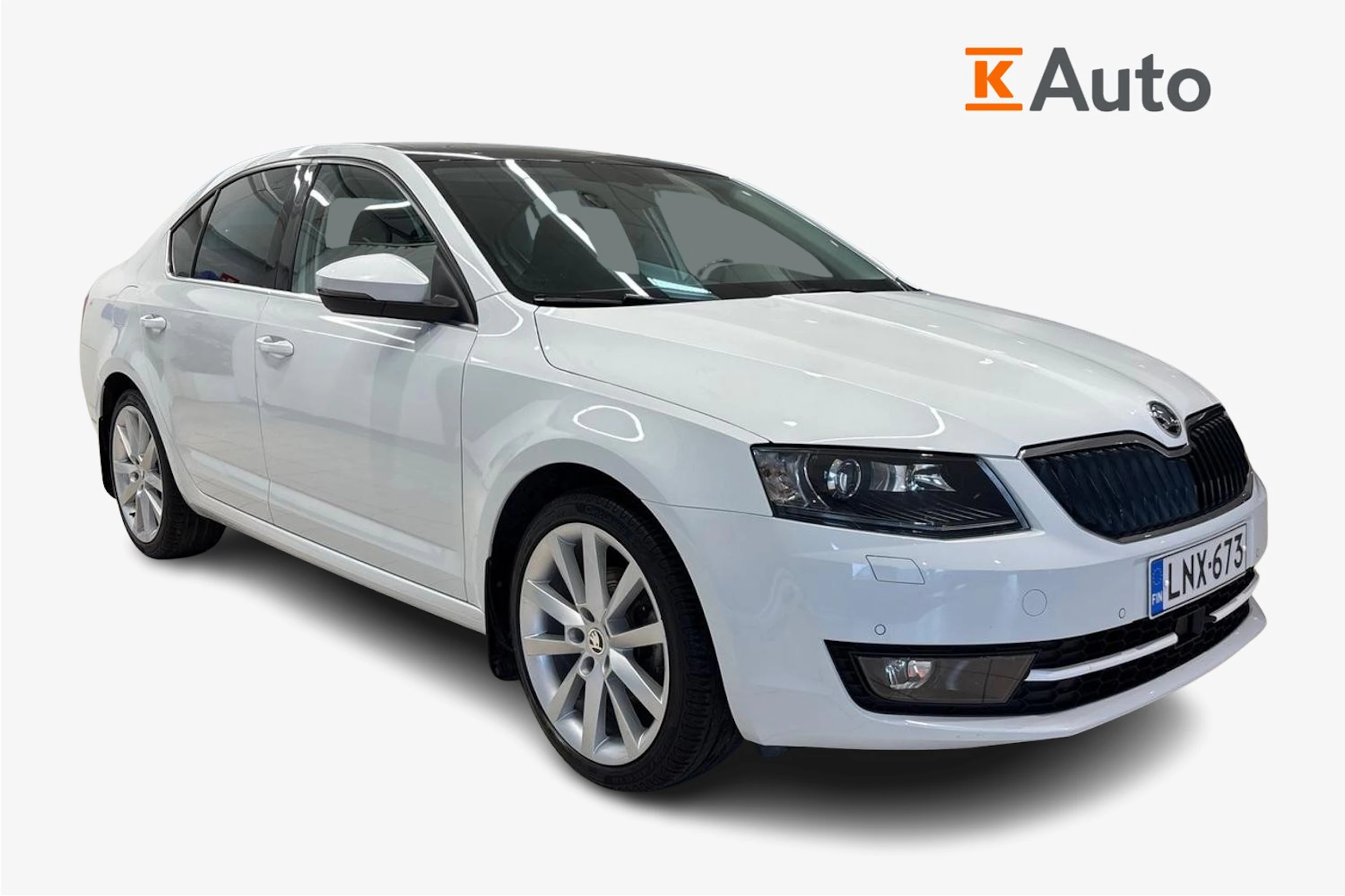 Valkoinen Skoda OCTAVIA 2017 kuva 1.