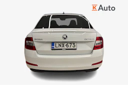 Valkoinen Skoda OCTAVIA 2017 kuva 3.