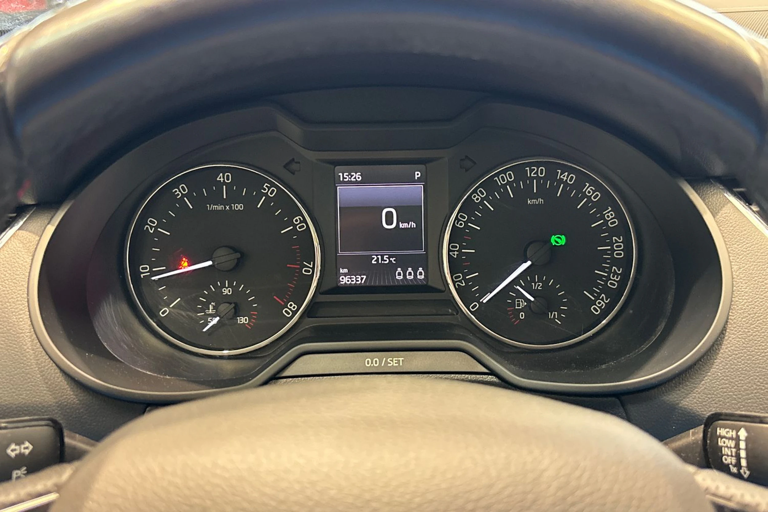 Valkoinen Skoda OCTAVIA 2017 kuva 12.