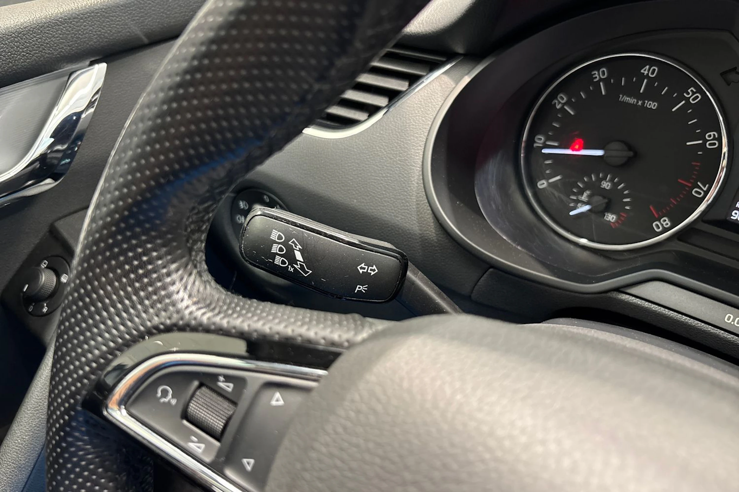 Valkoinen Skoda OCTAVIA 2017 kuva 13.