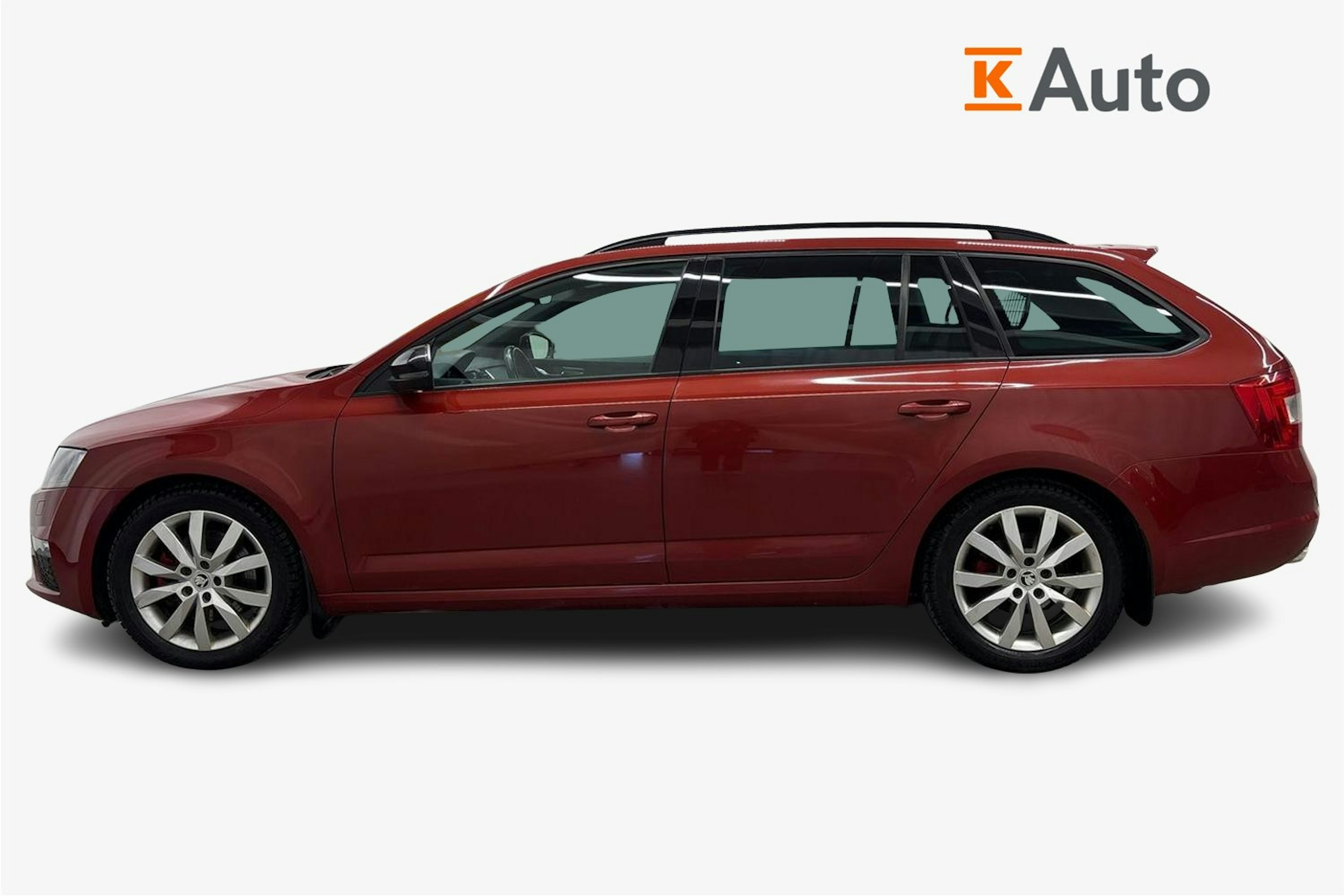 Punainen Skoda Octavia 2017 kuva 6.