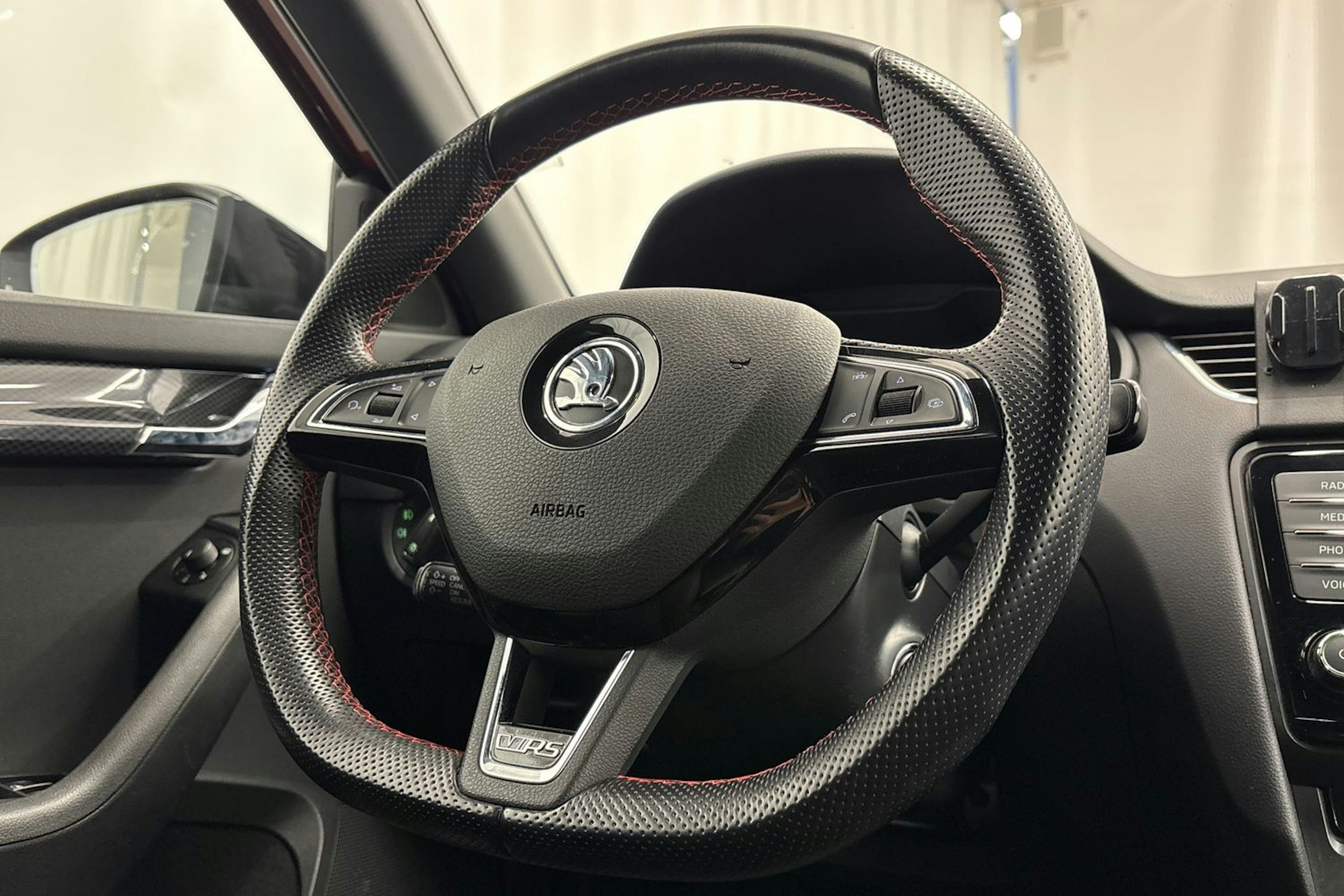 Punainen Skoda Octavia 2017 kuva 15.