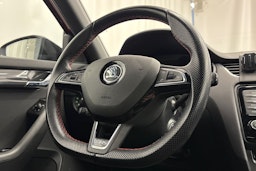 Punainen Skoda Octavia 2017 kuva 15.