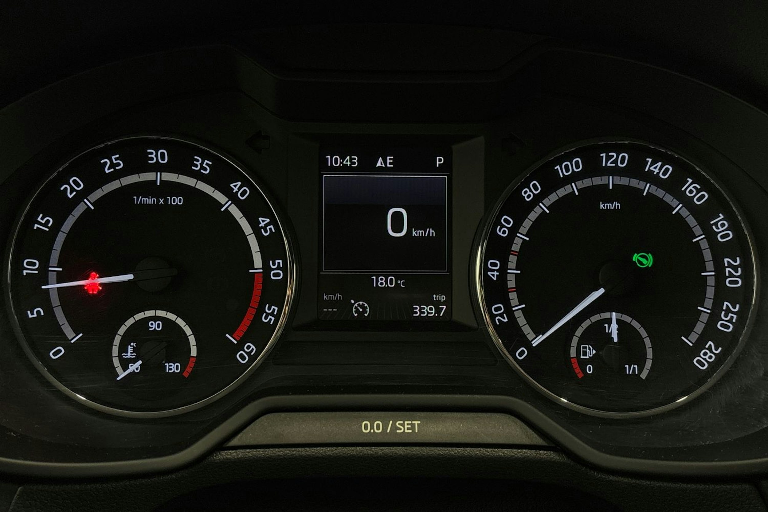 Punainen Skoda Octavia 2017 kuva 19.