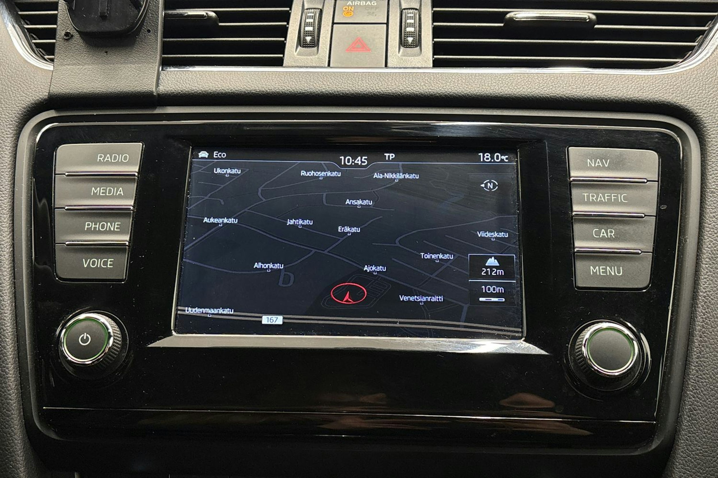 Punainen Skoda Octavia 2017 kuva 21.